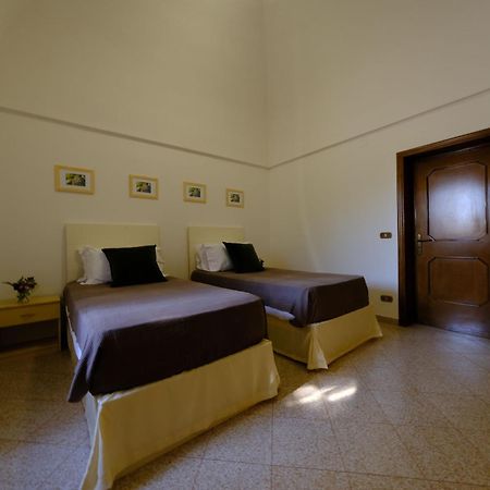 Tenuta Con Due Abitazioni Indipendenti Мартина-Франка Экстерьер фото
