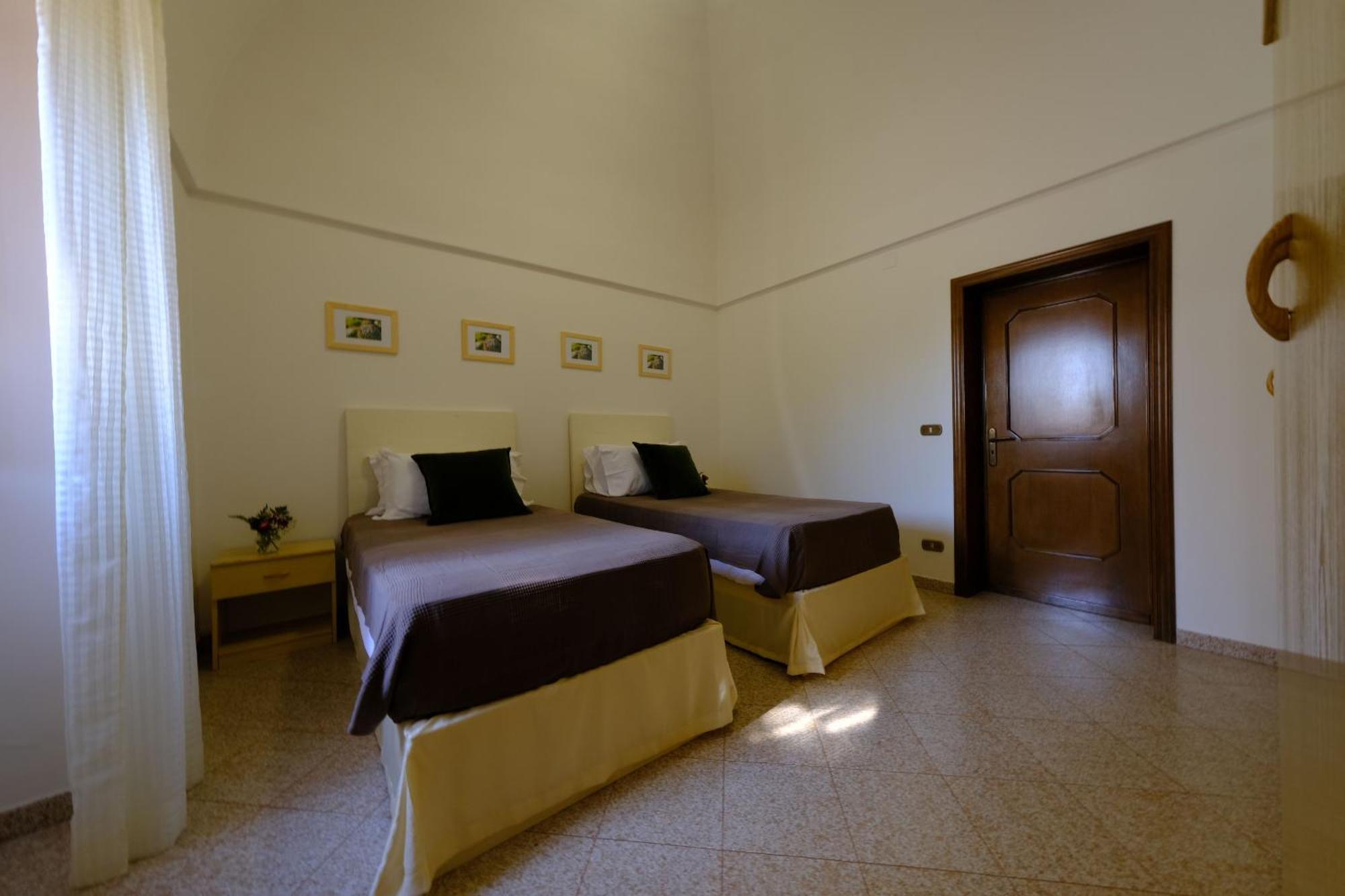 Tenuta Con Due Abitazioni Indipendenti Мартина-Франка Экстерьер фото
